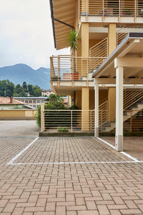 Apartment Alessandra Lenno Bagian luar foto